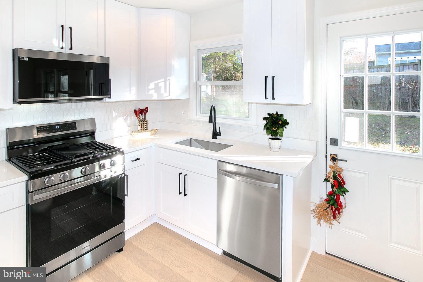 5716 TREMONT CT, ALEXANDRIA, Virginia 22303, 4 Bedrooms Bedrooms, ,3 BathroomsBathrooms,Residential,For sale,5716 TREMONT CT,VAFX2278706 MLS # VAFX2278706