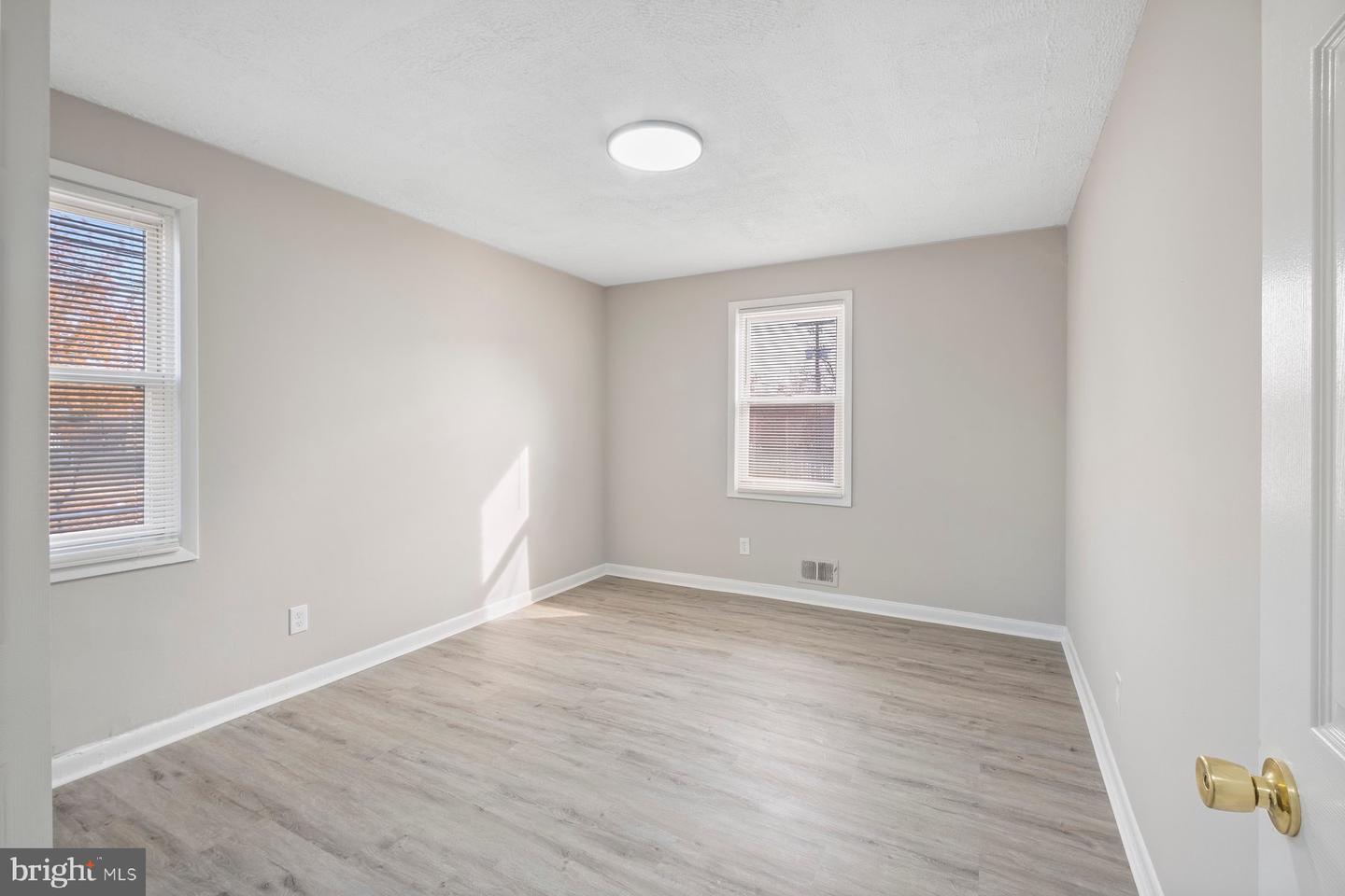 883 BELLEVUE ST SE, WASHINGTON, District Of Columbia 20032, 5 Bedrooms Bedrooms, ,2 BathroomsBathrooms,Residential,For sale,883 BELLEVUE ST SE,DCDC2234048 MLS # DCDC2234048 883 BELLEVUE ST SE, WASHINGTON, District Of Columbia 20032, 5 Bedrooms Bedrooms, ,2 BathroomsBathrooms,Residential,For sale,883 BELLEVUE ST SE,DCDC2234048 MLS # DCDC2234048