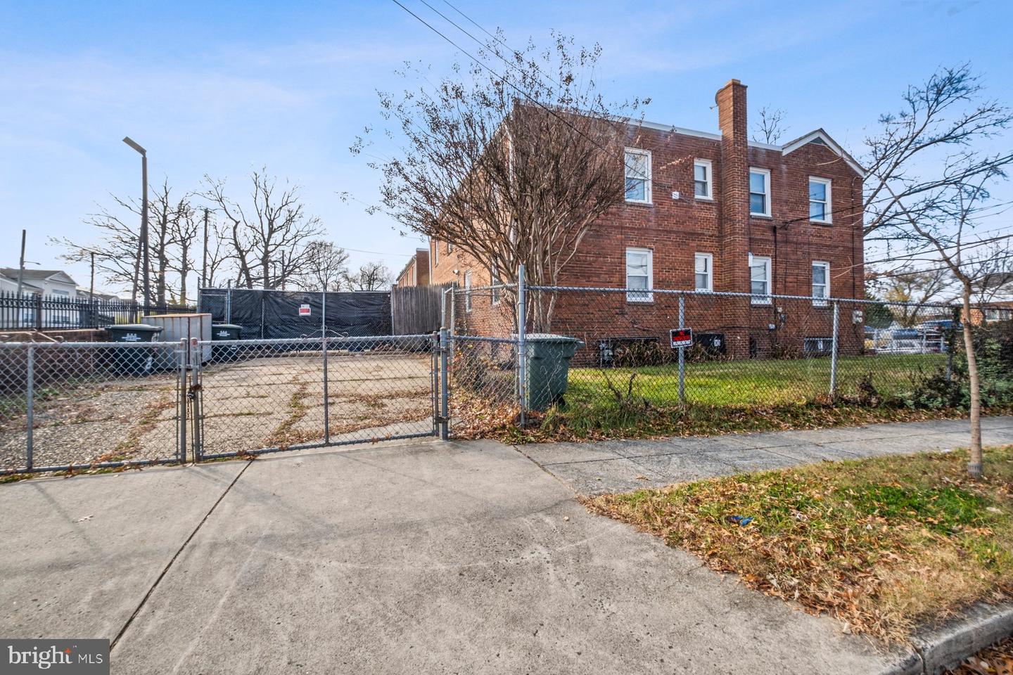 883 BELLEVUE ST SE, WASHINGTON, District Of Columbia 20032, 5 Bedrooms Bedrooms, ,2 BathroomsBathrooms,Residential,For sale,883 BELLEVUE ST SE,DCDC2234048 MLS # DCDC2234048 883 BELLEVUE ST SE, WASHINGTON, District Of Columbia 20032, 5 Bedrooms Bedrooms, ,2 BathroomsBathrooms,Residential,For sale,883 BELLEVUE ST SE,DCDC2234048 MLS # DCDC2234048