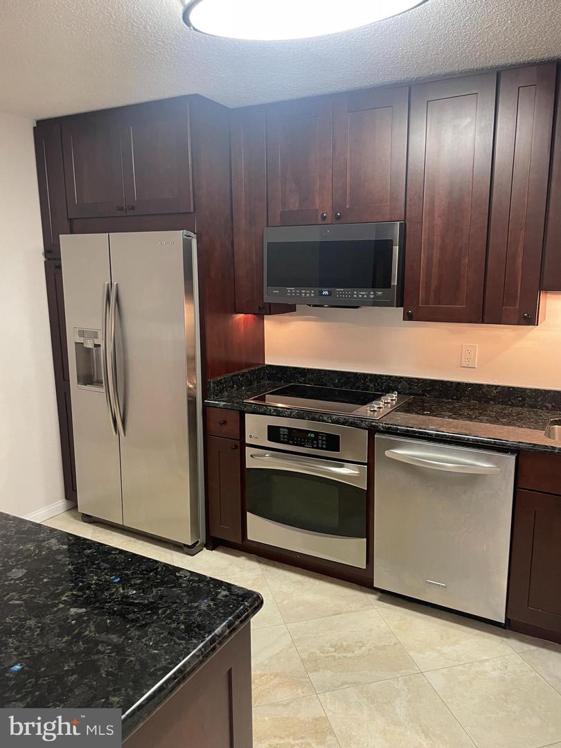 8370 GREENSBORO DR #811, MCLEAN, Virginia 22102, 2 Bedrooms Bedrooms, ,2 BathroomsBathrooms,Residential,For sale,8370 GREENSBORO DR #811,VAFX2282988 MLS # VAFX2282988 8370 GREENSBORO DR #811, MCLEAN, Virginia 22102, 2 Bedrooms Bedrooms, ,2 BathroomsBathrooms,Residential,For sale,8370 GREENSBORO DR #811,VAFX2282988 MLS # VAFX2282988