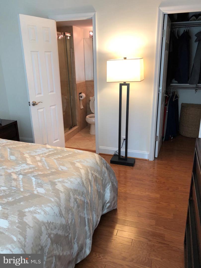 8370 GREENSBORO DR #811, MCLEAN, Virginia 22102, 2 Bedrooms Bedrooms, ,2 BathroomsBathrooms,Residential,For sale,8370 GREENSBORO DR #811,VAFX2282988 MLS # VAFX2282988 8370 GREENSBORO DR #811, MCLEAN, Virginia 22102, 2 Bedrooms Bedrooms, ,2 BathroomsBathrooms,Residential,For sale,8370 GREENSBORO DR #811,VAFX2282988 MLS # VAFX2282988