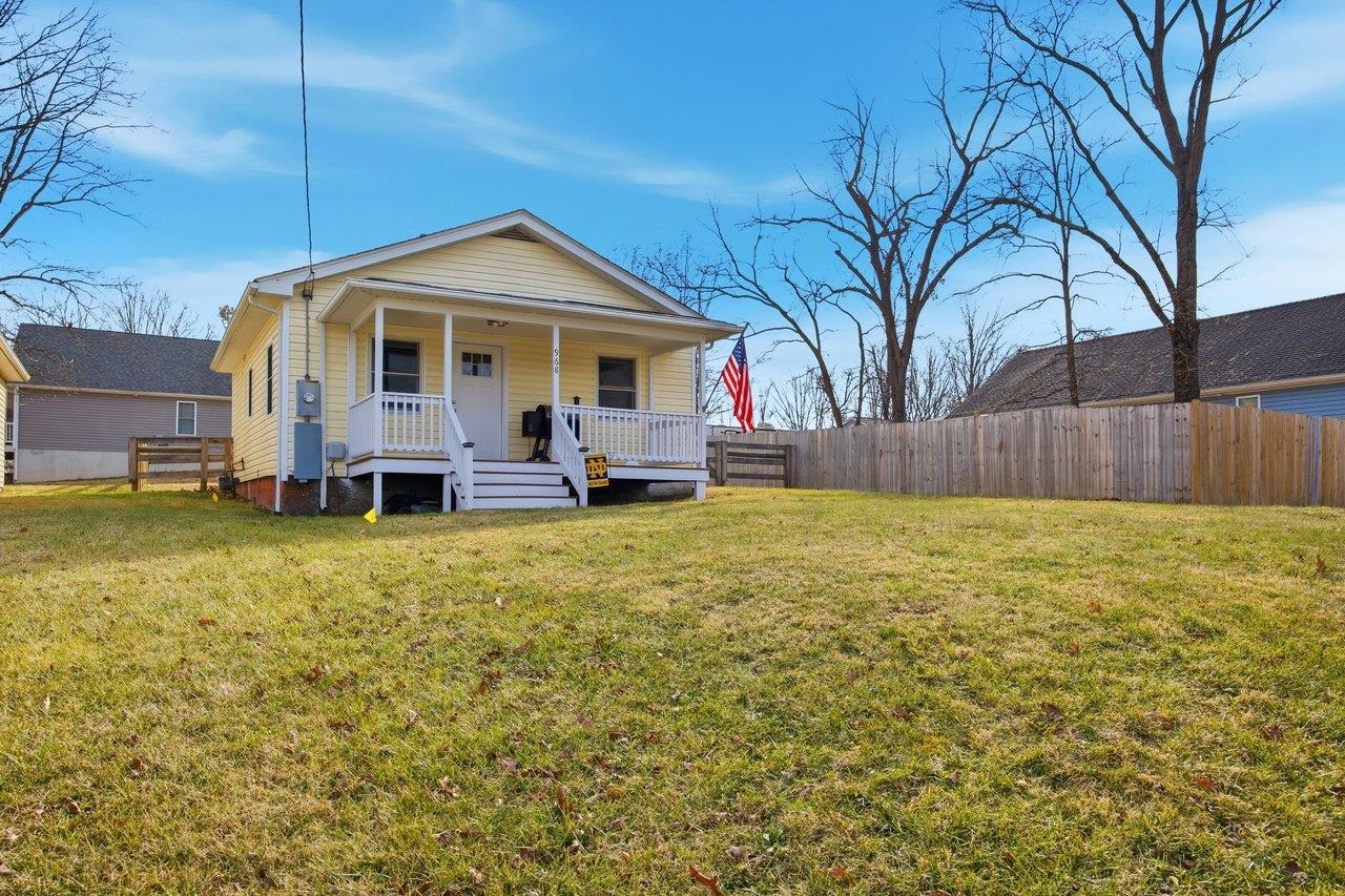 968 GLENCOE AVE, WAYNESBORO, Virginia 22980, 3 Bedrooms Bedrooms, ,2 BathroomsBathrooms,Residential,968 GLENCOE AVE,672204 MLS # 672204 968 GLENCOE AVE, WAYNESBORO, Virginia 22980, 3 Bedrooms Bedrooms, ,2 BathroomsBathrooms,Residential,968 GLENCOE AVE,672204 MLS # 672204