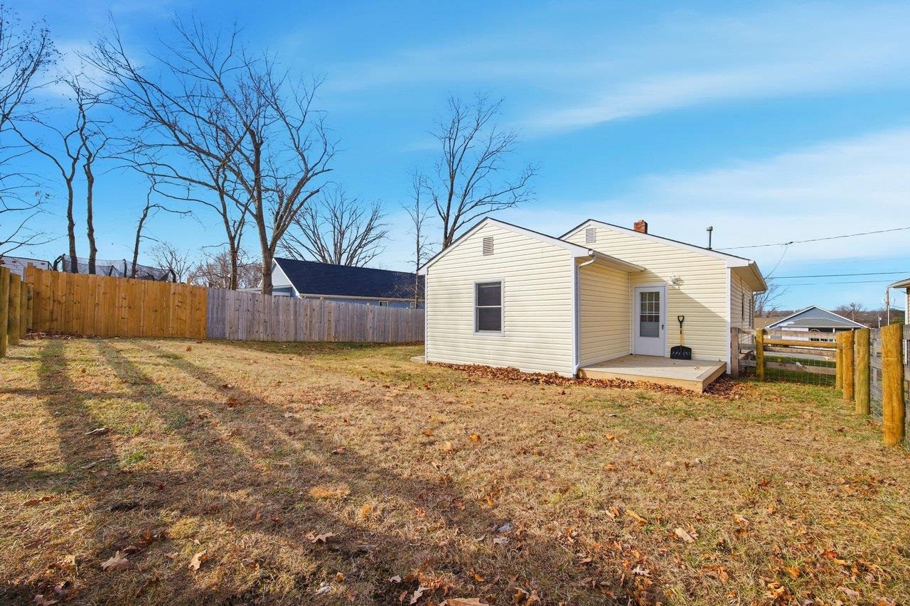 968 GLENCOE AVE, WAYNESBORO, Virginia 22980, 3 Bedrooms Bedrooms, ,2 BathroomsBathrooms,Residential,968 GLENCOE AVE,672204 MLS # 672204 968 GLENCOE AVE, WAYNESBORO, Virginia 22980, 3 Bedrooms Bedrooms, ,2 BathroomsBathrooms,Residential,968 GLENCOE AVE,672204 MLS # 672204