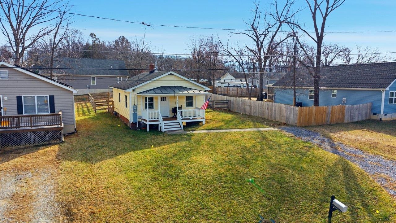 968 GLENCOE AVE, WAYNESBORO, Virginia 22980, 3 Bedrooms Bedrooms, ,2 BathroomsBathrooms,Residential,968 GLENCOE AVE,672204 MLS # 672204 968 GLENCOE AVE, WAYNESBORO, Virginia 22980, 3 Bedrooms Bedrooms, ,2 BathroomsBathrooms,Residential,968 GLENCOE AVE,672204 MLS # 672204