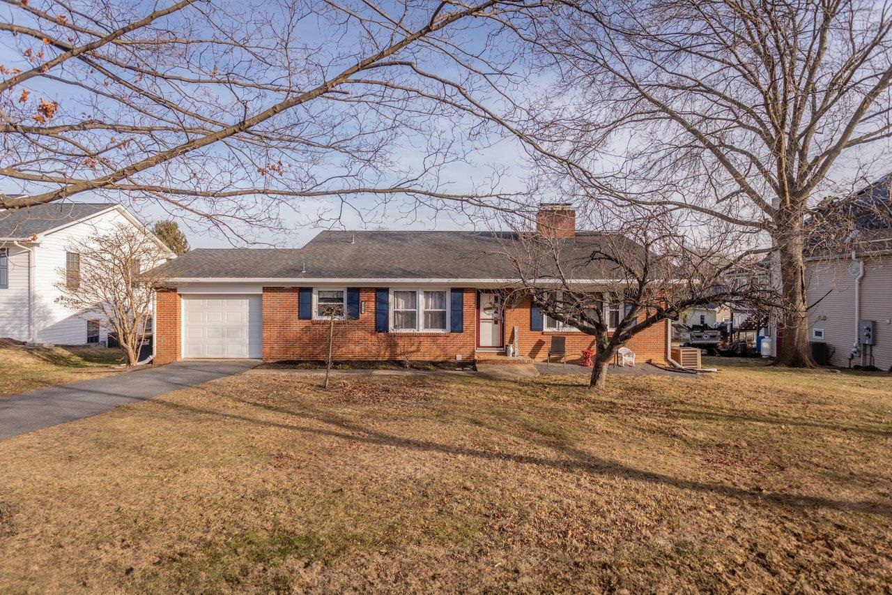 1068 COLLEGE AVE, HARRISONBURG, Virginia 22802, 4 Bedrooms Bedrooms, ,2 BathroomsBathrooms,Residential,1068 COLLEGE AVE,672206 MLS # 672206 1068 COLLEGE AVE, HARRISONBURG, Virginia 22802, 4 Bedrooms Bedrooms, ,2 BathroomsBathrooms,Residential,1068 COLLEGE AVE,672206 MLS # 672206