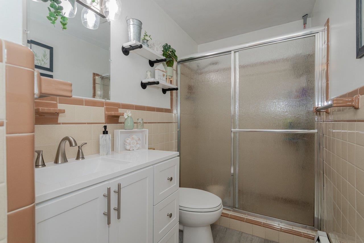 1068 COLLEGE AVE, HARRISONBURG, Virginia 22802, 4 Bedrooms Bedrooms, ,2 BathroomsBathrooms,Residential,1068 COLLEGE AVE,672206 MLS # 672206 1068 COLLEGE AVE, HARRISONBURG, Virginia 22802, 4 Bedrooms Bedrooms, ,2 BathroomsBathrooms,Residential,1068 COLLEGE AVE,672206 MLS # 672206