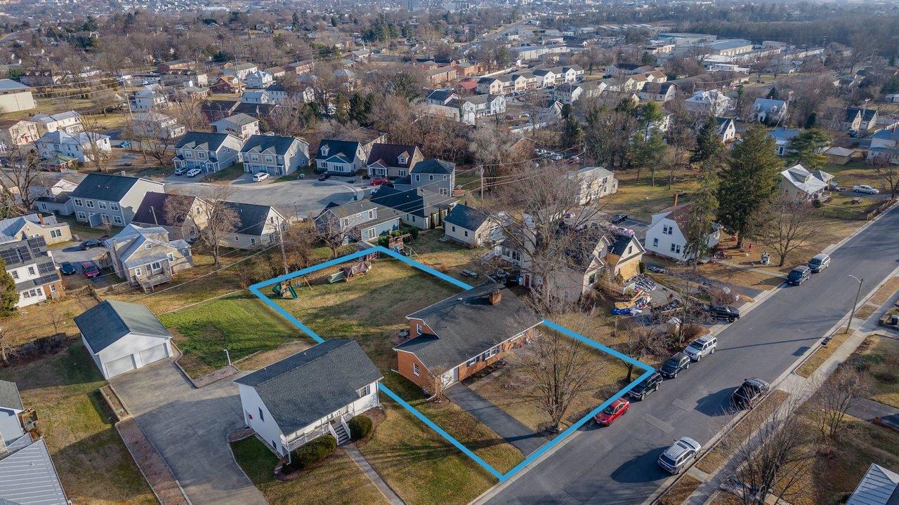 1068 COLLEGE AVE, HARRISONBURG, Virginia 22802, 4 Bedrooms Bedrooms, ,2 BathroomsBathrooms,Residential,1068 COLLEGE AVE,672206 MLS # 672206 1068 COLLEGE AVE, HARRISONBURG, Virginia 22802, 4 Bedrooms Bedrooms, ,2 BathroomsBathrooms,Residential,1068 COLLEGE AVE,672206 MLS # 672206