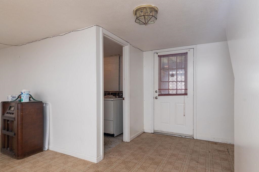 38 GREENBRIAR LN, STUARTS DRAFT, Virginia 24477, 3 Bedrooms Bedrooms, ,1 BathroomBathrooms,Residential,38 GREENBRIAR LN,672214 MLS # 672214 38 GREENBRIAR LN, STUARTS DRAFT, Virginia 24477, 3 Bedrooms Bedrooms, ,1 BathroomBathrooms,Residential,38 GREENBRIAR LN,672214 MLS # 672214