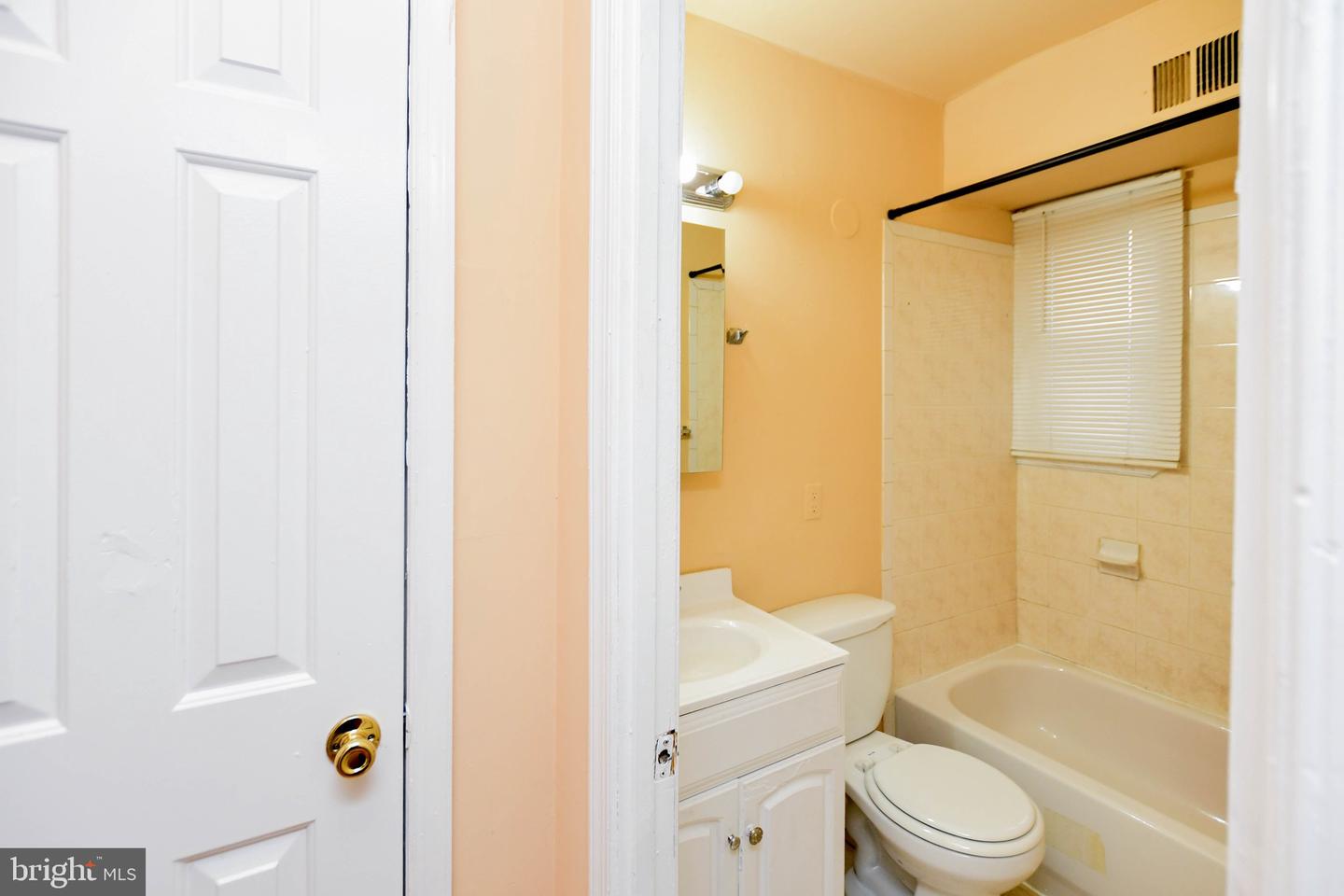 601 58TH ST NE #3, WASHINGTON, District Of Columbia 20019, 2 Bedrooms Bedrooms, ,1 BathroomBathrooms,Residential,For sale,601 58TH ST NE #3,DCDC2239130 MLS # DCDC2239130