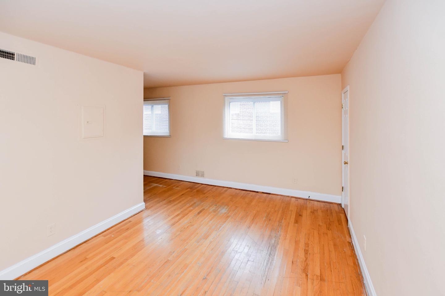 601 58TH ST NE #3, WASHINGTON, District Of Columbia 20019, 2 Bedrooms Bedrooms, ,1 BathroomBathrooms,Residential,For sale,601 58TH ST NE #3,DCDC2239130 MLS # DCDC2239130