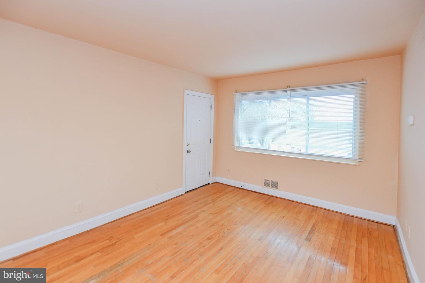 601 58TH ST NE #3, WASHINGTON, District Of Columbia 20019, 2 Bedrooms Bedrooms, ,1 BathroomBathrooms,Residential,For sale,601 58TH ST NE #3,DCDC2239130 MLS # DCDC2239130