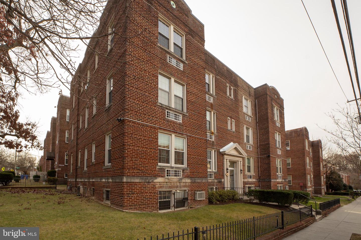 1404 TUCKERMAN ST NW #1, WASHINGTON, District Of Columbia 20011, 1 Bedroom Bedrooms, ,1 BathroomBathrooms,Residential,For sale,1404 TUCKERMAN ST NW #1,DCDC2239188 MLS # DCDC2239188