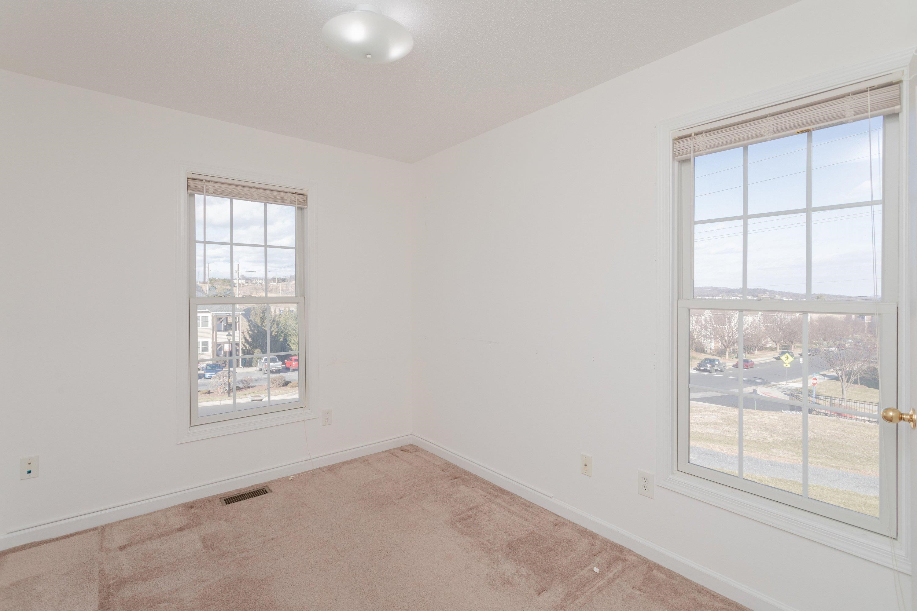 1138 PAUL REVERE CT, HARRISONBURG, Virginia 22802, 3 Bedrooms Bedrooms, ,1 BathroomBathrooms,Residential,1138 PAUL REVERE CT,672202 MLS # 672202