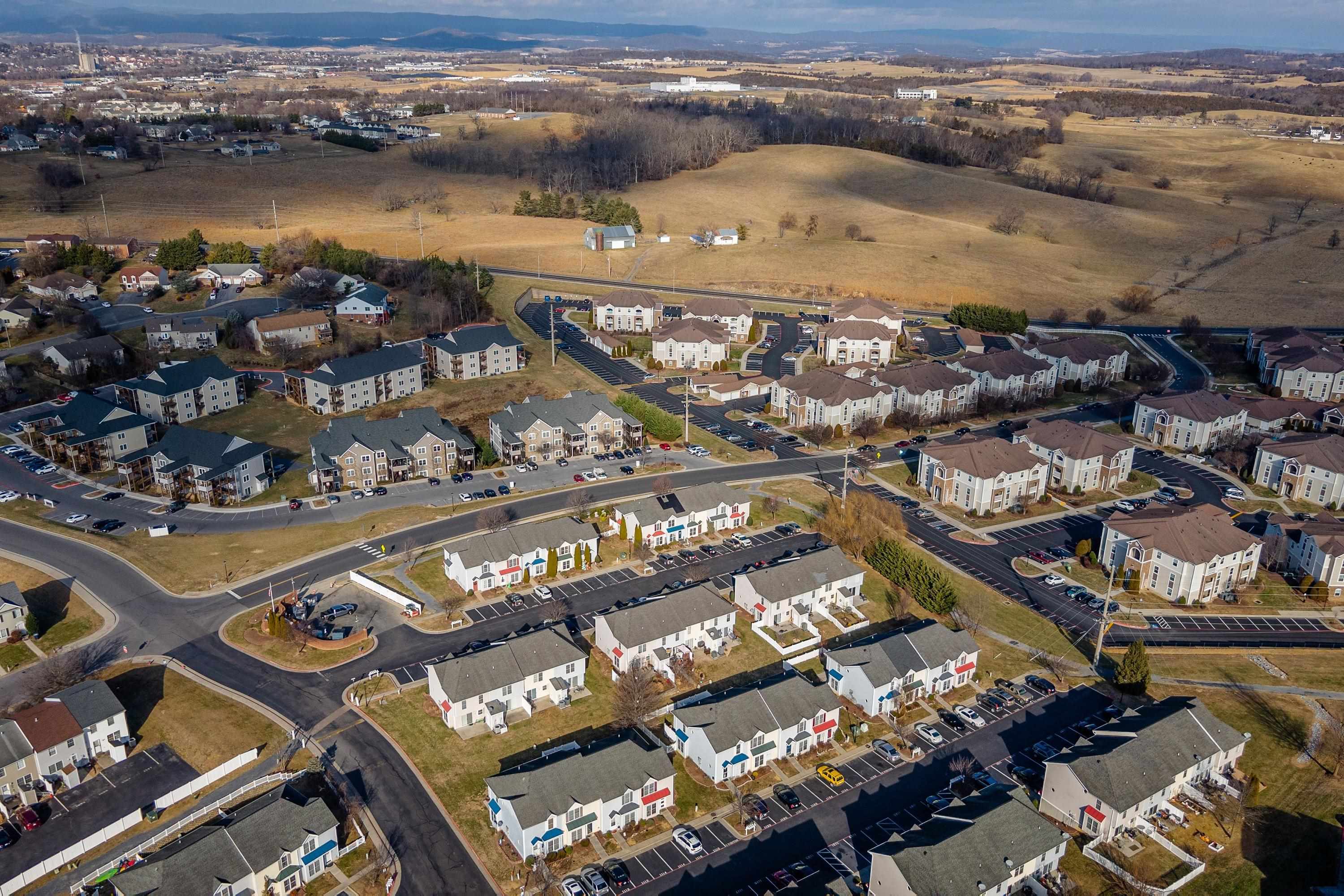 1138 PAUL REVERE CT, HARRISONBURG, Virginia 22802, 3 Bedrooms Bedrooms, ,1 BathroomBathrooms,Residential,1138 PAUL REVERE CT,672202 MLS # 672202