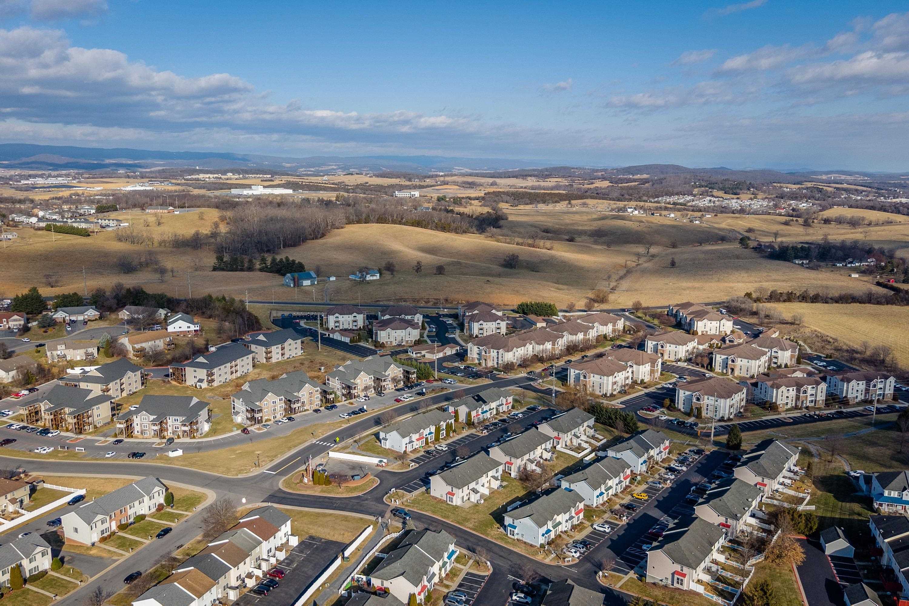 1138 PAUL REVERE CT, HARRISONBURG, Virginia 22802, 3 Bedrooms Bedrooms, ,1 BathroomBathrooms,Residential,1138 PAUL REVERE CT,672202 MLS # 672202