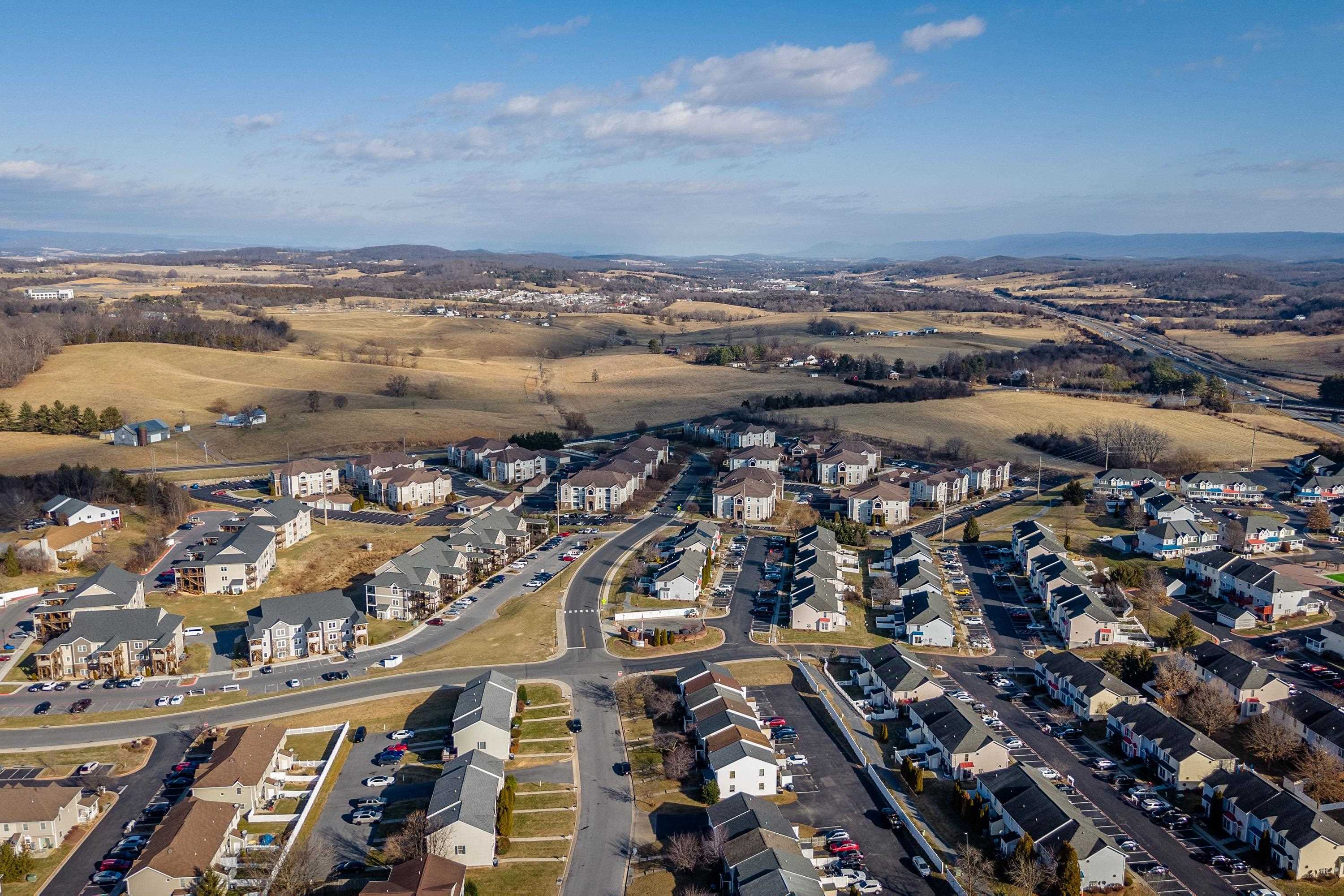 1138 PAUL REVERE CT, HARRISONBURG, Virginia 22802, 3 Bedrooms Bedrooms, ,1 BathroomBathrooms,Residential,1138 PAUL REVERE CT,672202 MLS # 672202