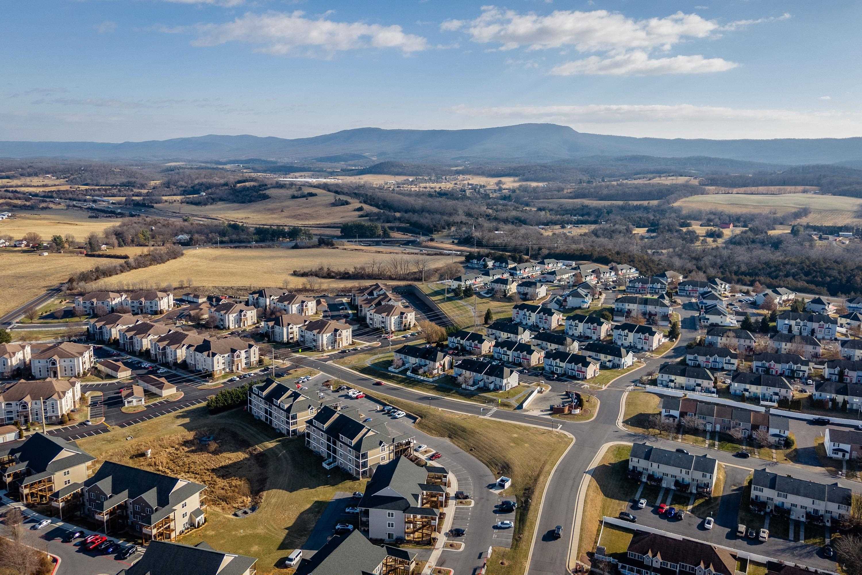 1138 PAUL REVERE CT, HARRISONBURG, Virginia 22802, 3 Bedrooms Bedrooms, ,1 BathroomBathrooms,Residential,1138 PAUL REVERE CT,672202 MLS # 672202