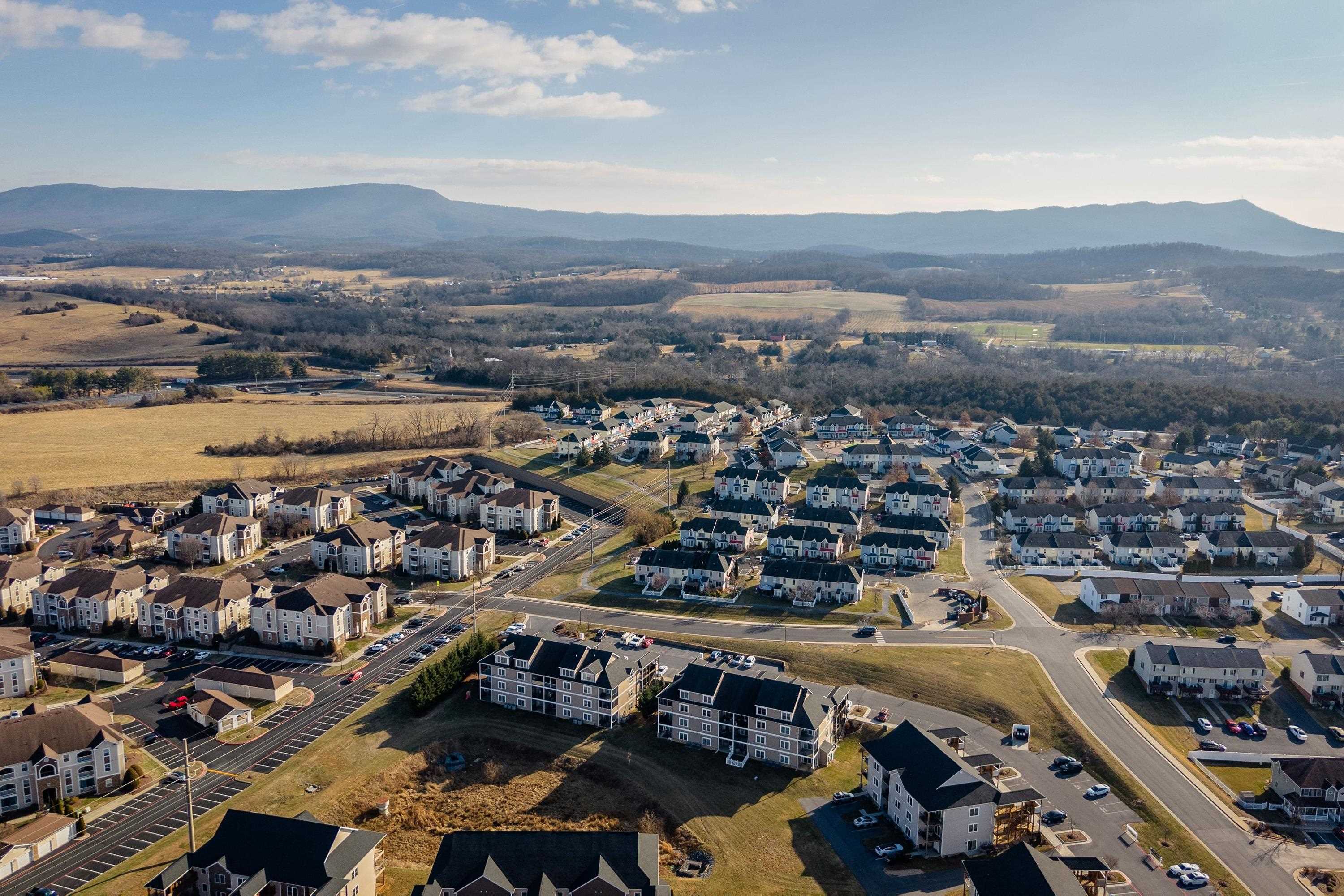 1138 PAUL REVERE CT, HARRISONBURG, Virginia 22802, 3 Bedrooms Bedrooms, ,1 BathroomBathrooms,Residential,1138 PAUL REVERE CT,672202 MLS # 672202