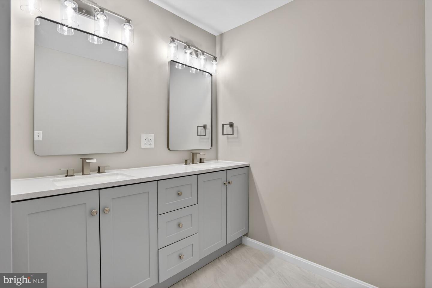 6808 CEDAR LOCH CT, CENTREVILLE, Virginia 20121, 3 Bedrooms Bedrooms, ,2 BathroomsBathrooms,Residential,For sale,6808 CEDAR LOCH CT,VAFX2284364 MLS # VAFX2284364 6808 CEDAR LOCH CT, CENTREVILLE, Virginia 20121, 3 Bedrooms Bedrooms, ,2 BathroomsBathrooms,Residential,For sale,6808 CEDAR LOCH CT,VAFX2284364 MLS # VAFX2284364