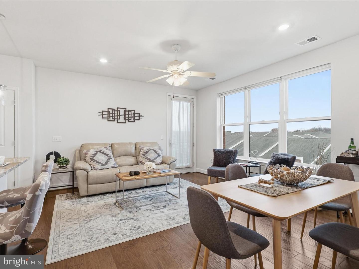 2960 VADEN DR #413, FAIRFAX, Virginia 22031, 2 Bedrooms Bedrooms, 9 Rooms Rooms,2 BathroomsBathrooms,Residential,For sale,2960 VADEN DR #413,VAFX2284382 MLS # VAFX2284382 2960 VADEN DR #413, FAIRFAX, Virginia 22031, 2 Bedrooms Bedrooms, 9 Rooms Rooms,2 BathroomsBathrooms,Residential,For sale,2960 VADEN DR #413,VAFX2284382 MLS # VAFX2284382