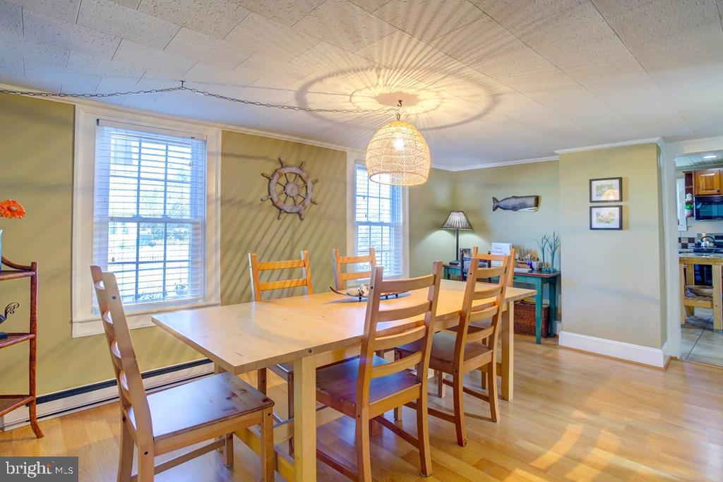 4406 MAIN ST, CHINCOTEAGUE ISLAND, Virginia 23336, 2 Bedrooms Bedrooms, 4 Rooms Rooms,1 BathroomBathrooms,Residential,For sale,4406 MAIN ST,VAAC2002502 MLS # VAAC2002502