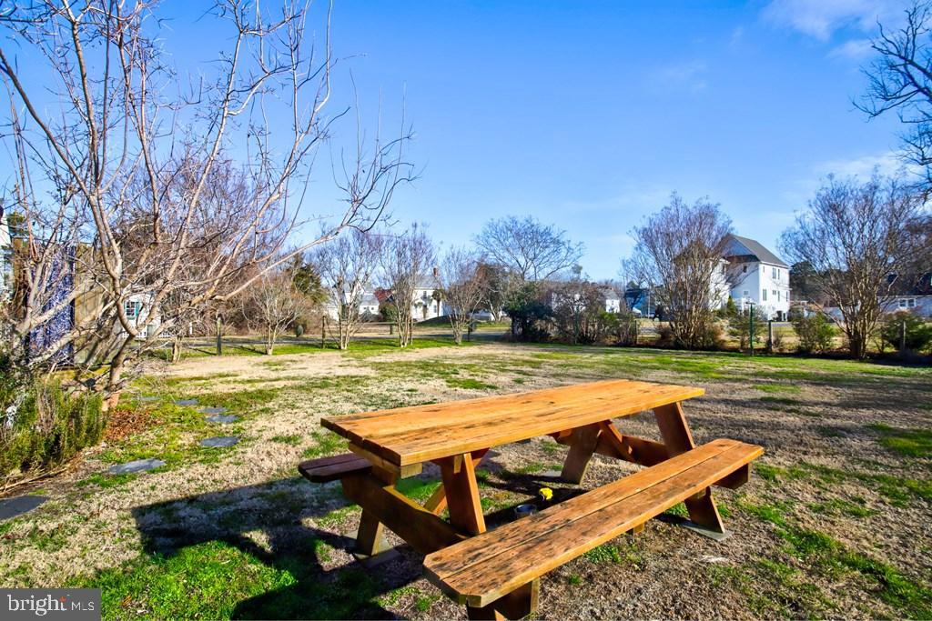 4406 MAIN ST, CHINCOTEAGUE ISLAND, Virginia 23336, 2 Bedrooms Bedrooms, 4 Rooms Rooms,1 BathroomBathrooms,Residential,For sale,4406 MAIN ST,VAAC2002502 MLS # VAAC2002502