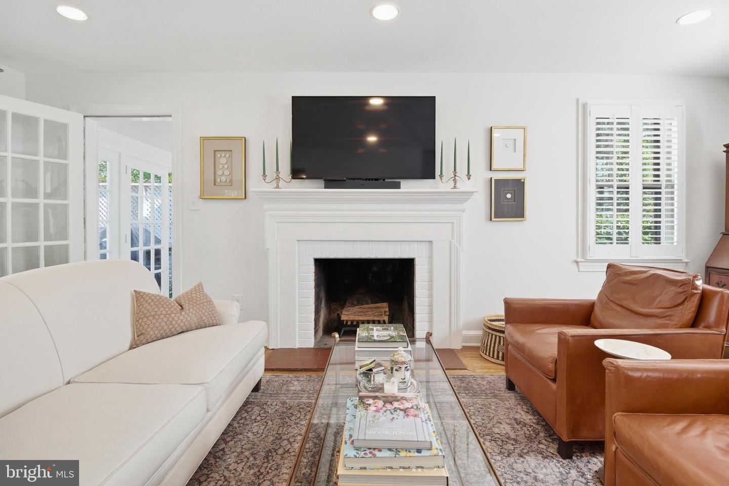 6032 GROVE DR, ALEXANDRIA, Virginia 22307, 3 Bedrooms Bedrooms, ,3 BathroomsBathrooms,Residential,For sale,6032 GROVE DR,VAFX2284390 MLS # VAFX2284390