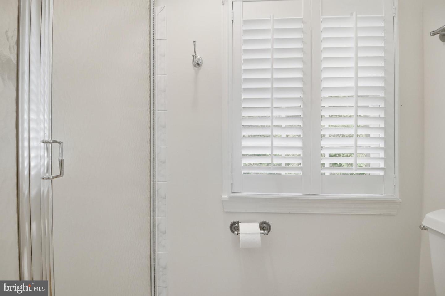 6032 GROVE DR, ALEXANDRIA, Virginia 22307, 3 Bedrooms Bedrooms, ,3 BathroomsBathrooms,Residential,For sale,6032 GROVE DR,VAFX2284390 MLS # VAFX2284390