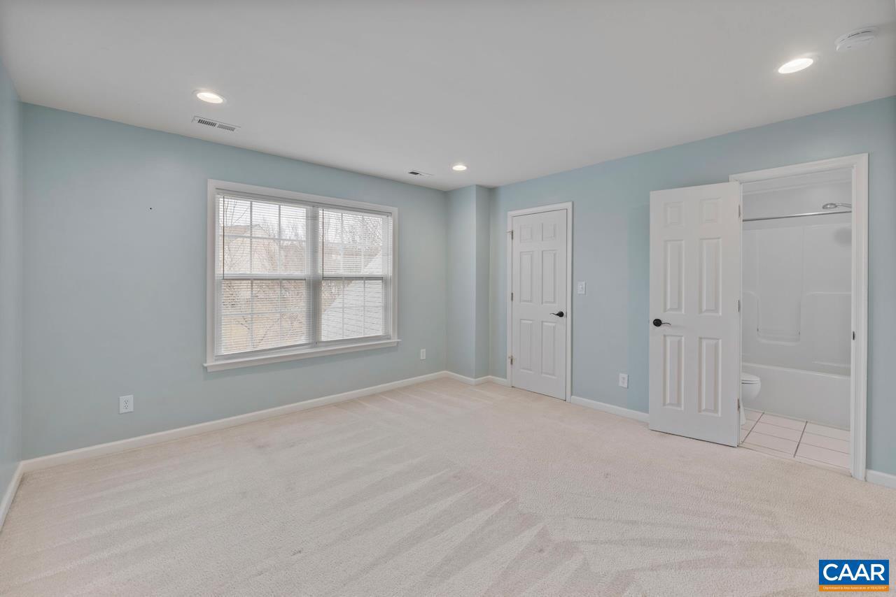 3262 TURNBERRY CIR, CHARLOTTESVILLE, Virginia 22911, 6 Bedrooms Bedrooms, ,4 BathroomsBathrooms,Residential,For sale,3262 TURNBERRY CIR,672211 MLS # 672211 3262 TURNBERRY CIR, CHARLOTTESVILLE, Virginia 22911, 6 Bedrooms Bedrooms, ,4 BathroomsBathrooms,Residential,For sale,3262 TURNBERRY CIR,672211 MLS # 672211