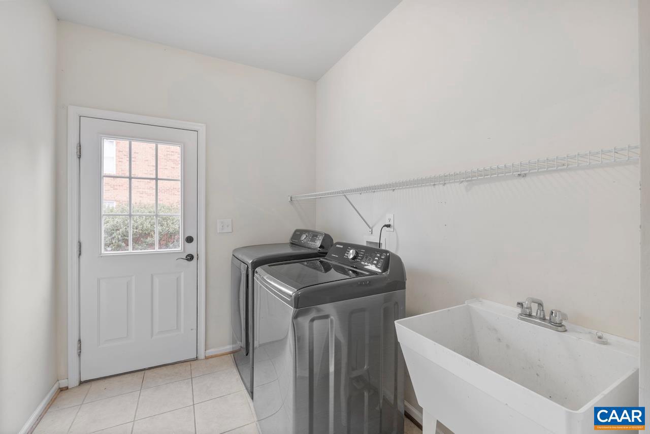 3262 TURNBERRY CIR, CHARLOTTESVILLE, Virginia 22911, 6 Bedrooms Bedrooms, ,4 BathroomsBathrooms,Residential,For sale,3262 TURNBERRY CIR,672211 MLS # 672211 3262 TURNBERRY CIR, CHARLOTTESVILLE, Virginia 22911, 6 Bedrooms Bedrooms, ,4 BathroomsBathrooms,Residential,For sale,3262 TURNBERRY CIR,672211 MLS # 672211