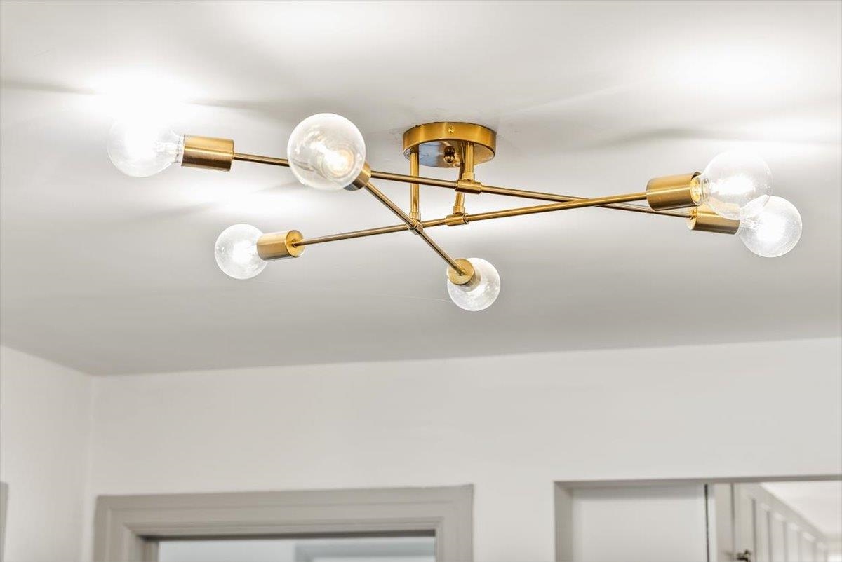 143 N ELKIN AVE, WAYNESBORO, Virginia 22980, ,Residential,143 N ELKIN AVE,672218 MLS # 672218