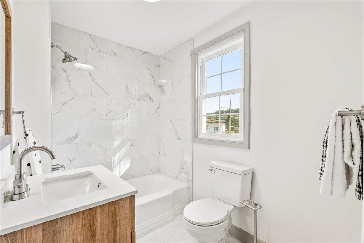 143 N ELKIN AVE, WAYNESBORO, Virginia 22980, ,Residential,143 N ELKIN AVE,672218 MLS # 672218