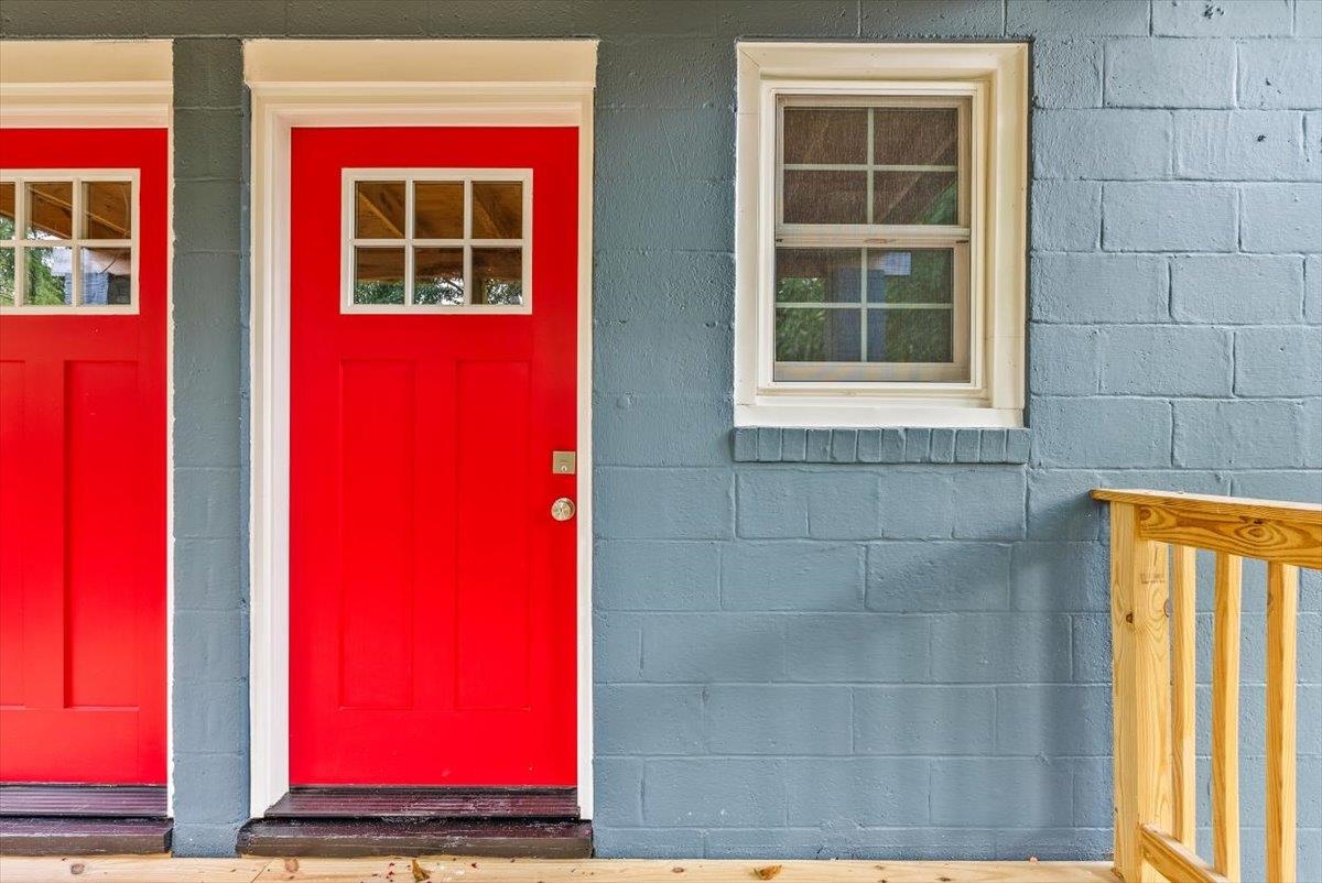 143 N ELKIN AVE, WAYNESBORO, Virginia 22980, ,Residential,143 N ELKIN AVE,672218 MLS # 672218