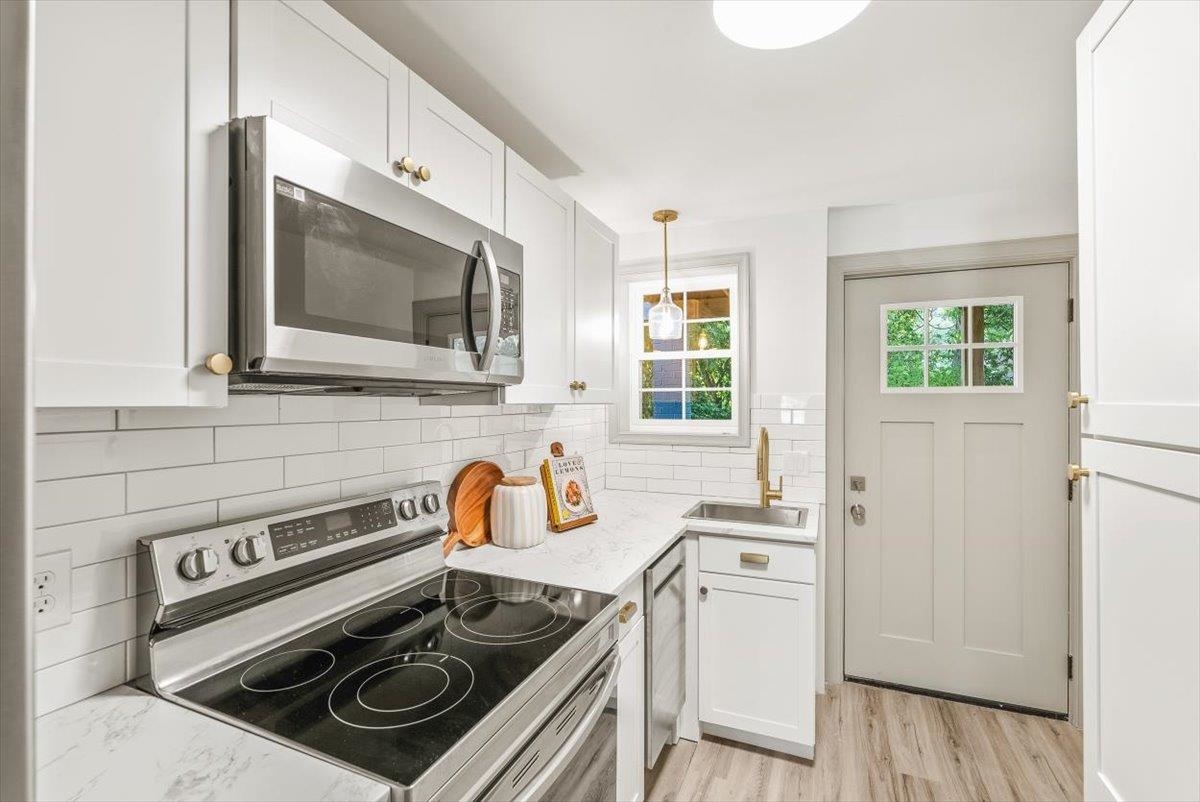 143 N ELKIN AVE, WAYNESBORO, Virginia 22980, ,Residential,143 N ELKIN AVE,672218 MLS # 672218