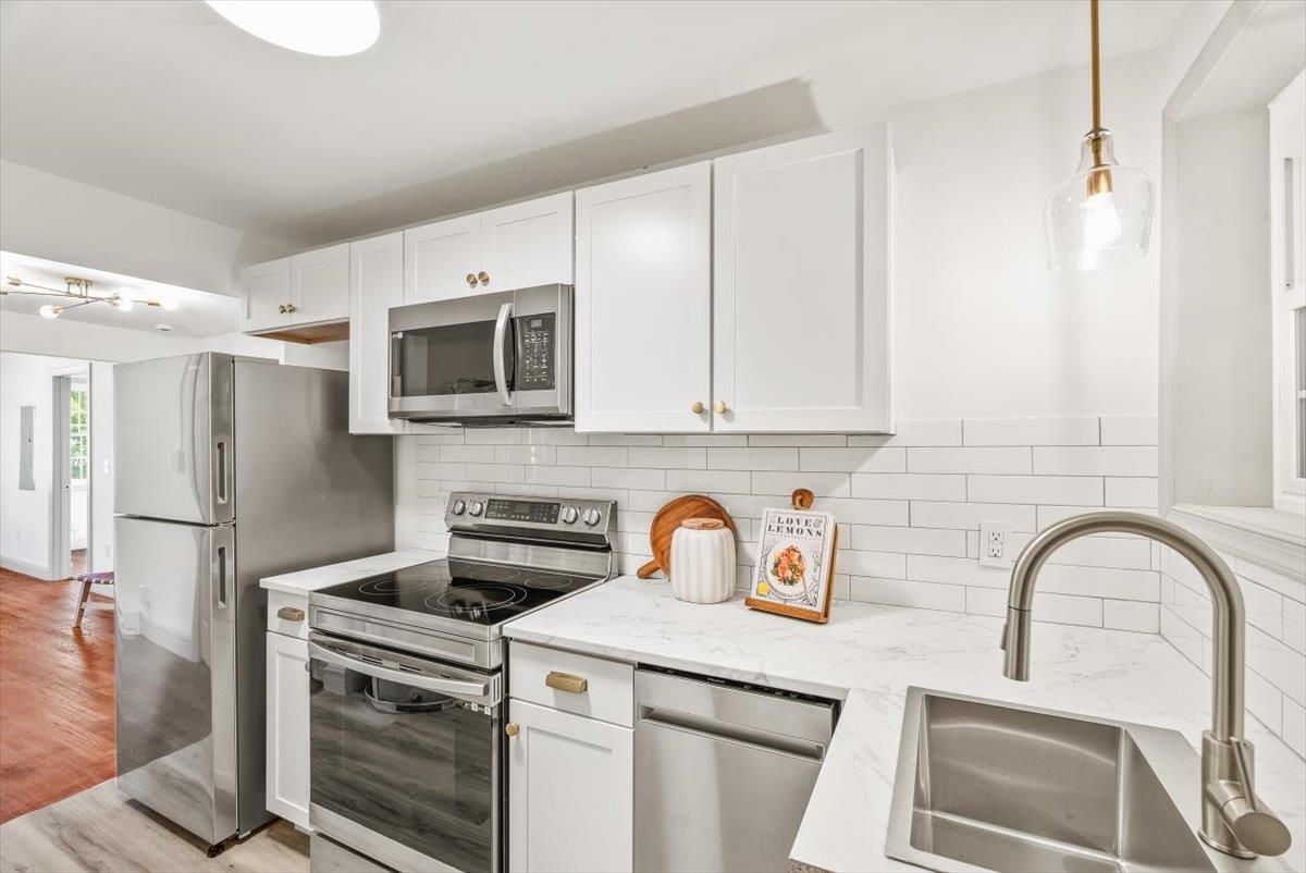 143 N ELKIN AVE, WAYNESBORO, Virginia 22980, ,Residential,143 N ELKIN AVE,672218 MLS # 672218