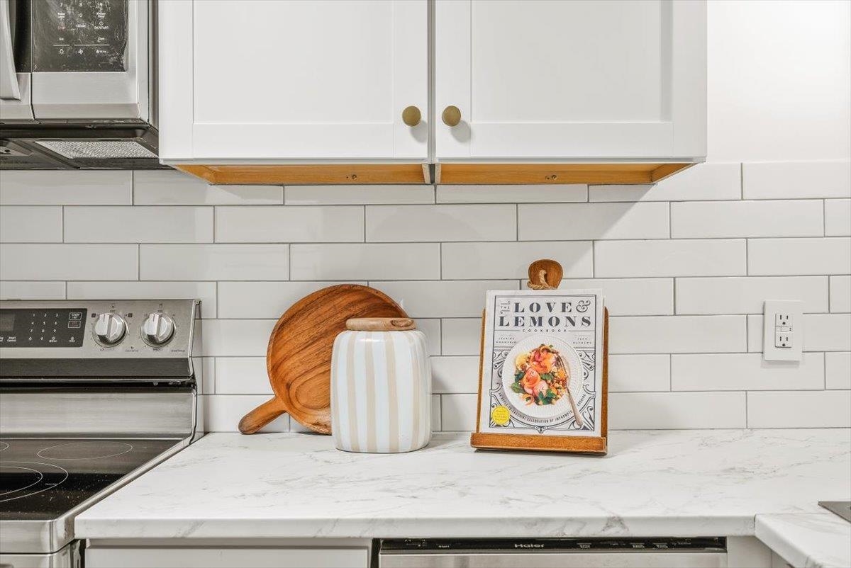 143 N ELKIN AVE, WAYNESBORO, Virginia 22980, ,Residential,143 N ELKIN AVE,672218 MLS # 672218