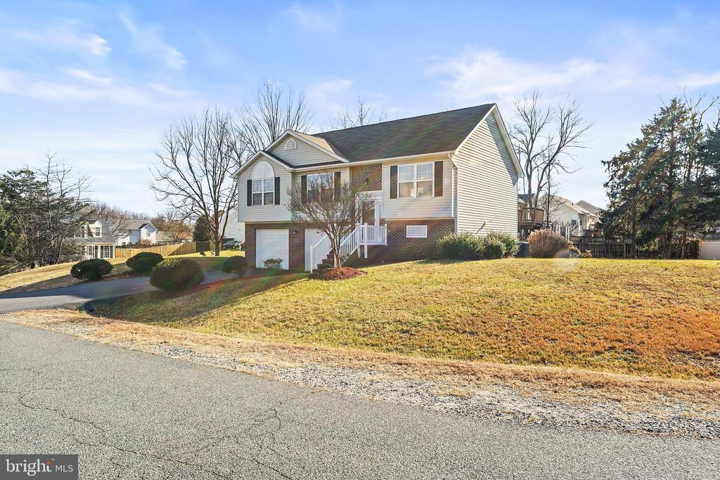 6414 BASIL CT, FREDERICKSBURG, Virginia 22407, 4 Bedrooms Bedrooms, ,2 BathroomsBathrooms,Residential,6414 BASIL CT,VASP2038258 MLS # VASP2038258