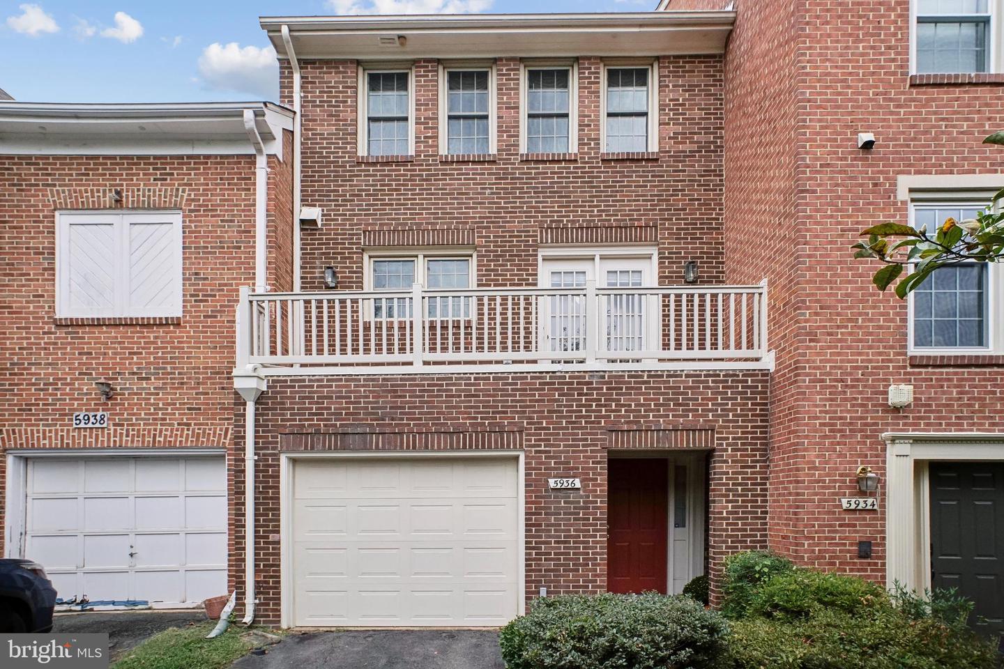 5936 MUNSON CT, FALLS CHURCH, Virginia 22041, 3 Bedrooms Bedrooms, ,3 BathroomsBathrooms,Residential,For sale,5936 MUNSON CT,VAFX2265252 MLS # VAFX2265252 5936 MUNSON CT, FALLS CHURCH, Virginia 22041, 3 Bedrooms Bedrooms, ,3 BathroomsBathrooms,Residential,For sale,5936 MUNSON CT,VAFX2265252 MLS # VAFX2265252