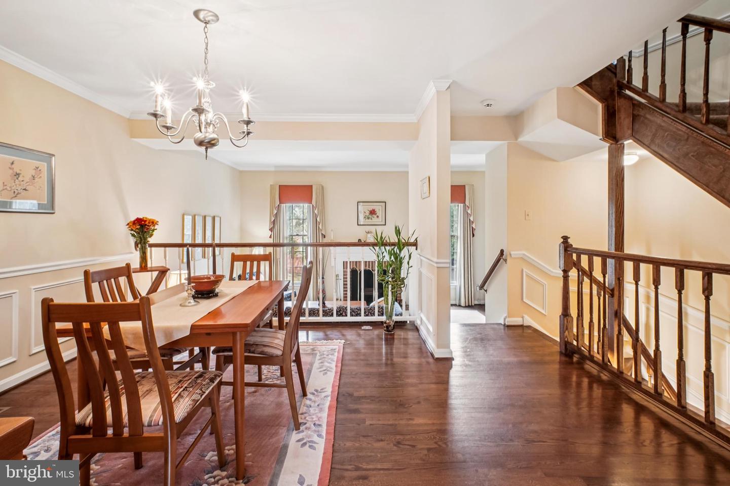 5936 MUNSON CT, FALLS CHURCH, Virginia 22041, 3 Bedrooms Bedrooms, ,3 BathroomsBathrooms,Residential,For sale,5936 MUNSON CT,VAFX2265252 MLS # VAFX2265252 5936 MUNSON CT, FALLS CHURCH, Virginia 22041, 3 Bedrooms Bedrooms, ,3 BathroomsBathrooms,Residential,For sale,5936 MUNSON CT,VAFX2265252 MLS # VAFX2265252