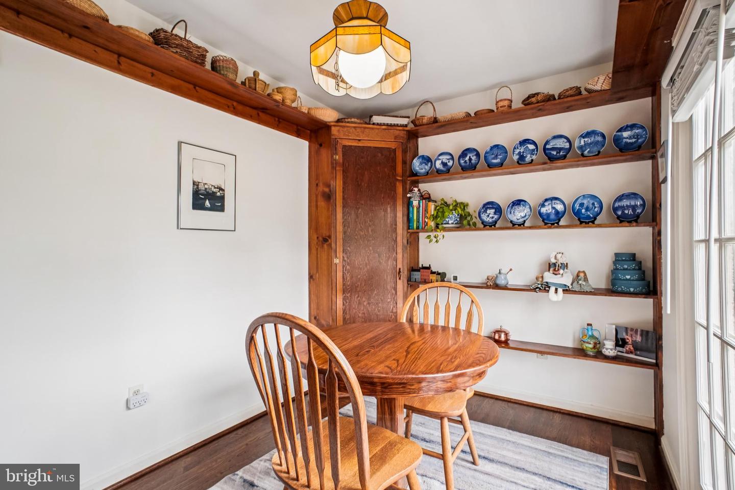 5936 MUNSON CT, FALLS CHURCH, Virginia 22041, 3 Bedrooms Bedrooms, ,3 BathroomsBathrooms,Residential,For sale,5936 MUNSON CT,VAFX2265252 MLS # VAFX2265252 5936 MUNSON CT, FALLS CHURCH, Virginia 22041, 3 Bedrooms Bedrooms, ,3 BathroomsBathrooms,Residential,For sale,5936 MUNSON CT,VAFX2265252 MLS # VAFX2265252