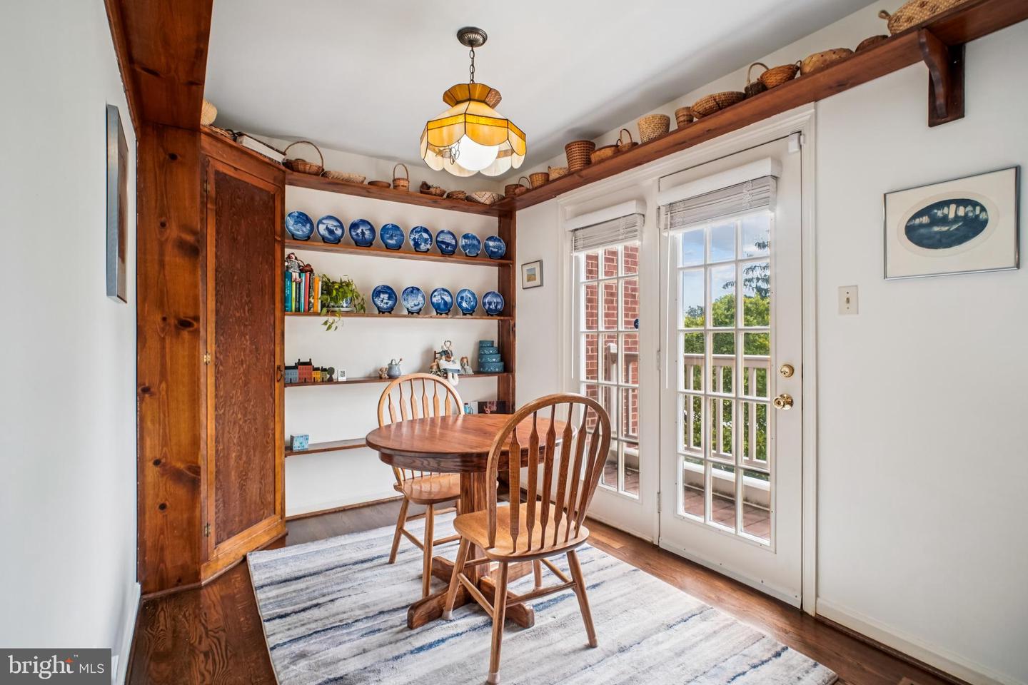 5936 MUNSON CT, FALLS CHURCH, Virginia 22041, 3 Bedrooms Bedrooms, ,3 BathroomsBathrooms,Residential,For sale,5936 MUNSON CT,VAFX2265252 MLS # VAFX2265252 5936 MUNSON CT, FALLS CHURCH, Virginia 22041, 3 Bedrooms Bedrooms, ,3 BathroomsBathrooms,Residential,For sale,5936 MUNSON CT,VAFX2265252 MLS # VAFX2265252