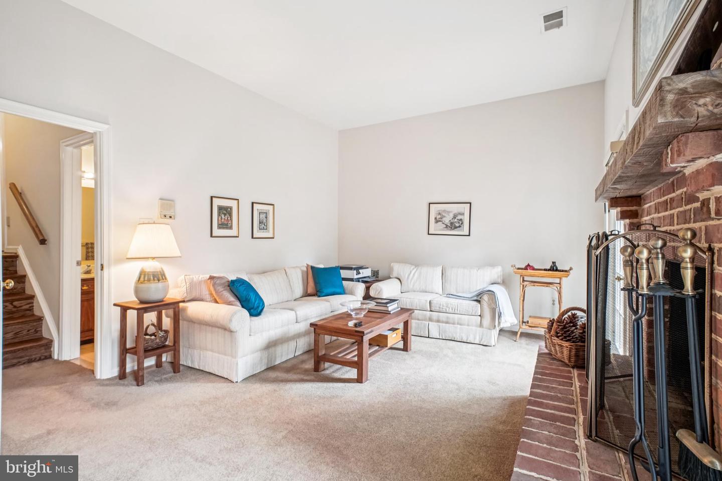 5936 MUNSON CT, FALLS CHURCH, Virginia 22041, 3 Bedrooms Bedrooms, ,3 BathroomsBathrooms,Residential,For sale,5936 MUNSON CT,VAFX2265252 MLS # VAFX2265252 5936 MUNSON CT, FALLS CHURCH, Virginia 22041, 3 Bedrooms Bedrooms, ,3 BathroomsBathrooms,Residential,For sale,5936 MUNSON CT,VAFX2265252 MLS # VAFX2265252