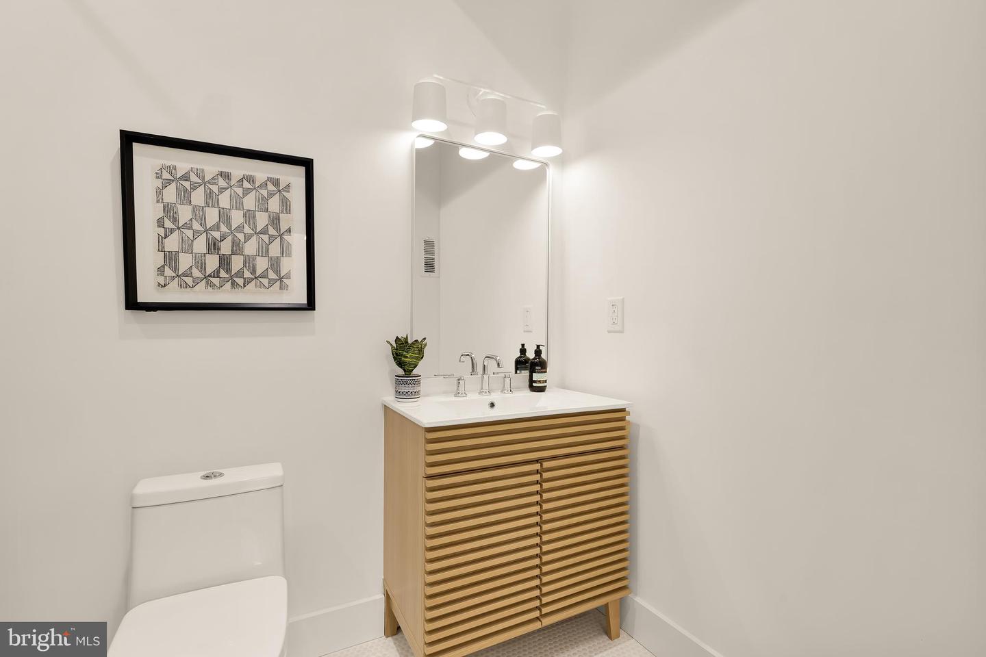 1205 10TH ST NW #1, WASHINGTON, District Of Columbia 20001, 4 Bedrooms Bedrooms, ,3 BathroomsBathrooms,Residential,For sale,1205 10TH ST NW #1,DCDC2222206 MLS # DCDC2222206