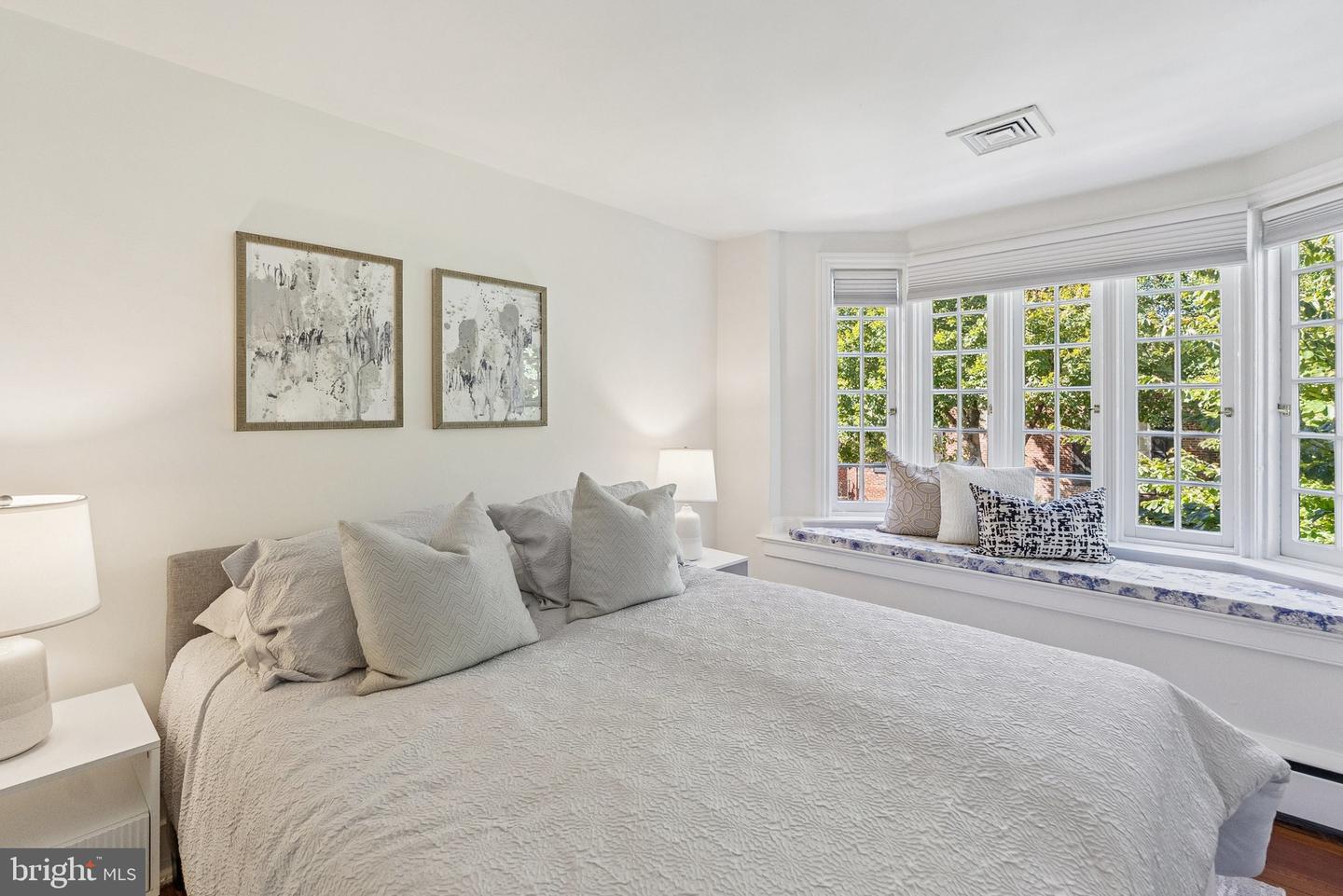 1239 30TH ST NW, WASHINGTON, District Of Columbia 20007, 2 Bedrooms Bedrooms, ,1 BathroomBathrooms,Residential,For sale,1239 30TH ST NW,DCDC2225428 MLS # DCDC2225428