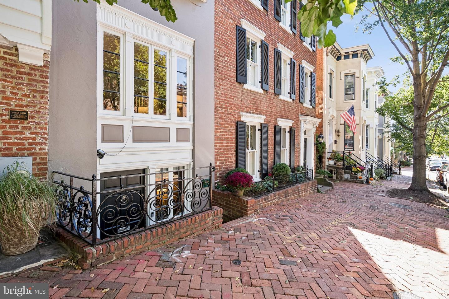 1239 30TH ST NW, WASHINGTON, District Of Columbia 20007, 2 Bedrooms Bedrooms, ,1 BathroomBathrooms,Residential,For sale,1239 30TH ST NW,DCDC2225428 MLS # DCDC2225428