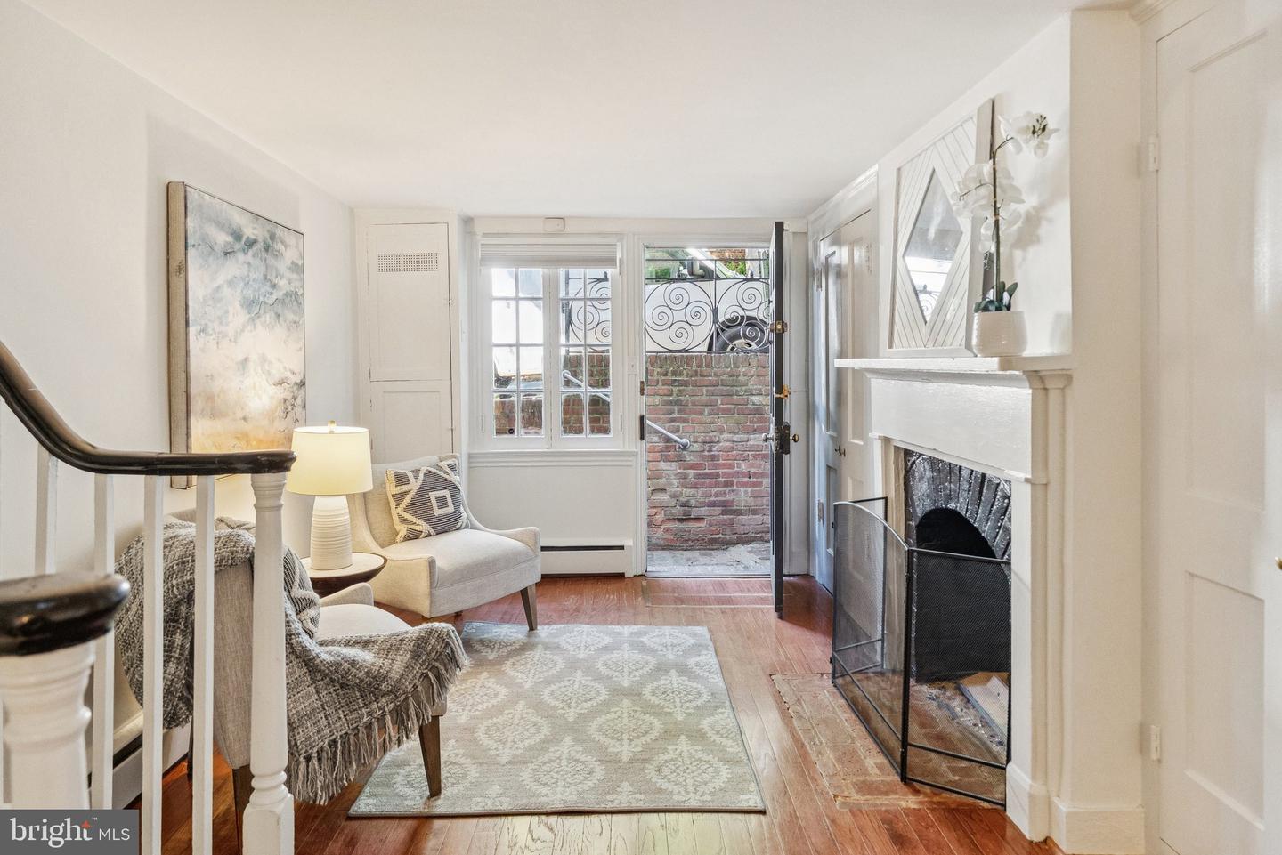 1239 30TH ST NW, WASHINGTON, District Of Columbia 20007, 2 Bedrooms Bedrooms, ,1 BathroomBathrooms,Residential,For sale,1239 30TH ST NW,DCDC2225428 MLS # DCDC2225428