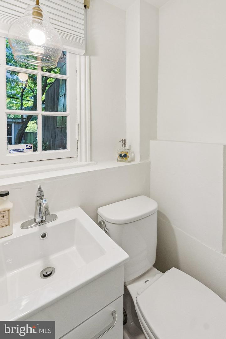 1239 30TH ST NW, WASHINGTON, District Of Columbia 20007, 2 Bedrooms Bedrooms, ,1 BathroomBathrooms,Residential,For sale,1239 30TH ST NW,DCDC2225428 MLS # DCDC2225428
