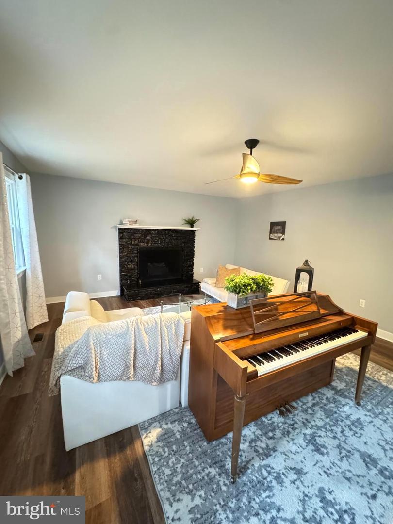 9901 GLASS RD, NORTH CHESTERFIELD, Virginia 23236, 4 Bedrooms Bedrooms, 12 Rooms Rooms,2 BathroomsBathrooms,Residential,For sale,9901 GLASS RD,VACF2001302 MLS # VACF2001302 9901 GLASS RD, NORTH CHESTERFIELD, Virginia 23236, 4 Bedrooms Bedrooms, 12 Rooms Rooms,2 BathroomsBathrooms,Residential,For sale,9901 GLASS RD,VACF2001302 MLS # VACF2001302