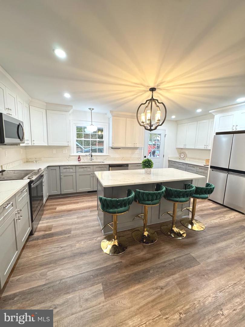 9901 GLASS RD, NORTH CHESTERFIELD, Virginia 23236, 4 Bedrooms Bedrooms, 12 Rooms Rooms,2 BathroomsBathrooms,Residential,For sale,9901 GLASS RD,VACF2001302 MLS # VACF2001302 9901 GLASS RD, NORTH CHESTERFIELD, Virginia 23236, 4 Bedrooms Bedrooms, 12 Rooms Rooms,2 BathroomsBathrooms,Residential,For sale,9901 GLASS RD,VACF2001302 MLS # VACF2001302