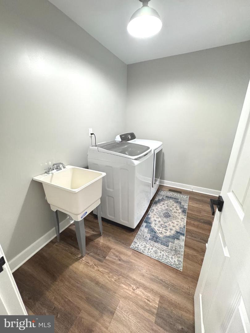 9901 GLASS RD, NORTH CHESTERFIELD, Virginia 23236, 4 Bedrooms Bedrooms, 12 Rooms Rooms,2 BathroomsBathrooms,Residential,For sale,9901 GLASS RD,VACF2001302 MLS # VACF2001302 9901 GLASS RD, NORTH CHESTERFIELD, Virginia 23236, 4 Bedrooms Bedrooms, 12 Rooms Rooms,2 BathroomsBathrooms,Residential,For sale,9901 GLASS RD,VACF2001302 MLS # VACF2001302